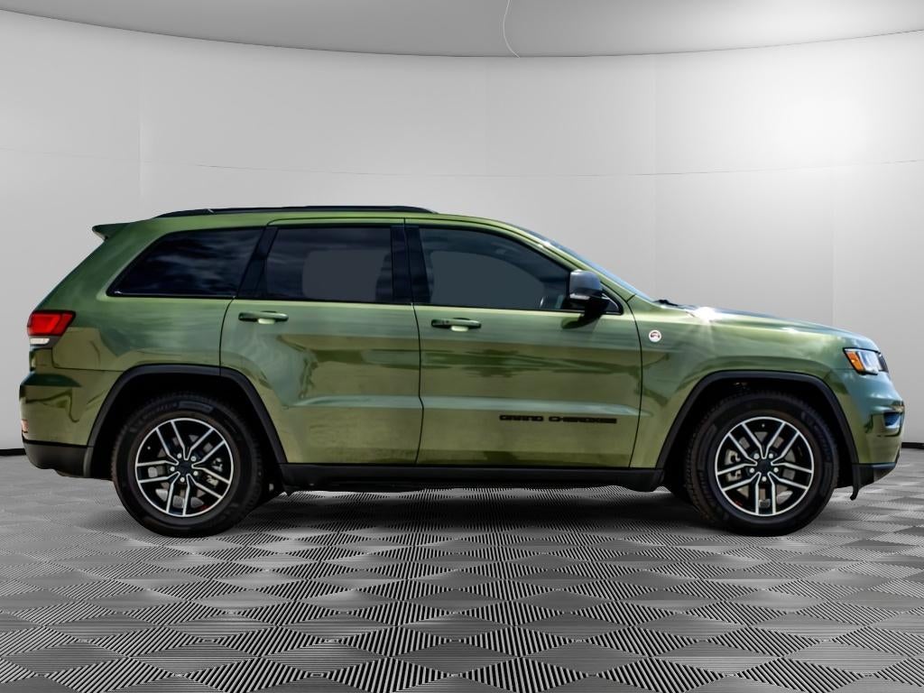 2021 Jeep Grand Cherokee — side profile view