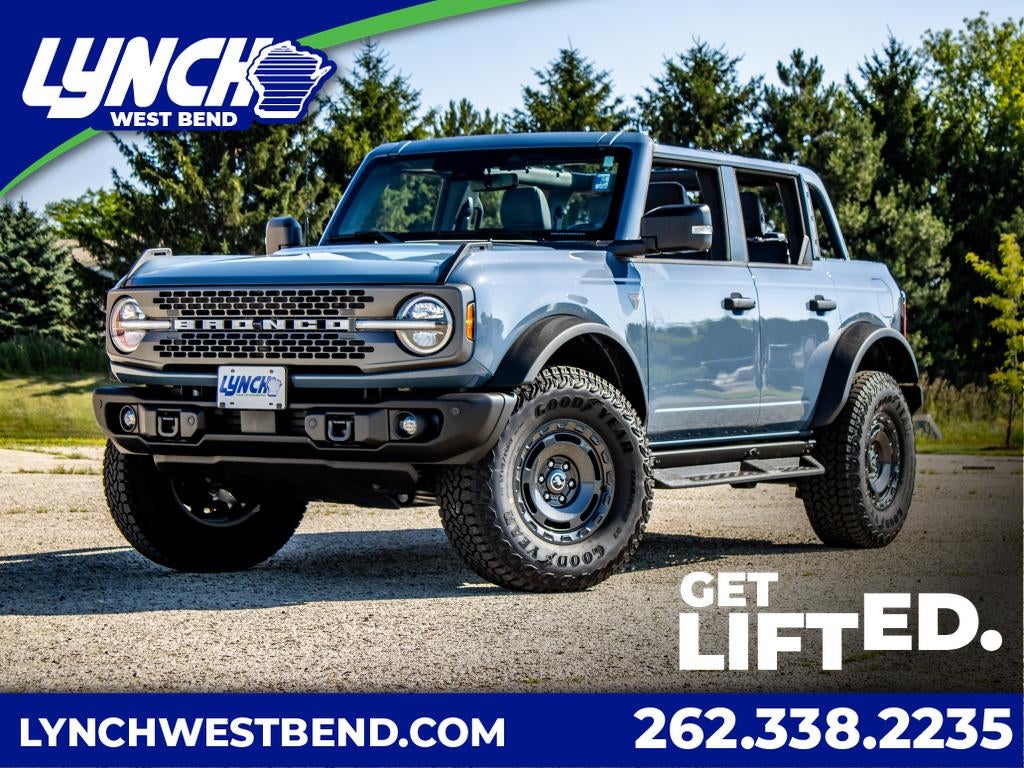 2025 Ford Bronco Badlands in Gray — front three-quarter view
