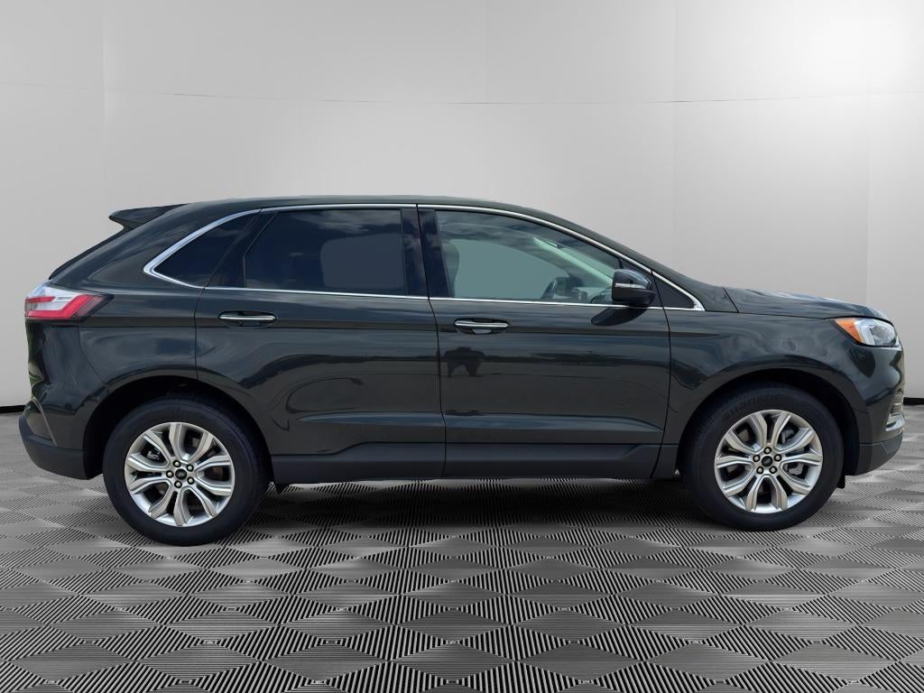 2023 Ford Edge — detail view