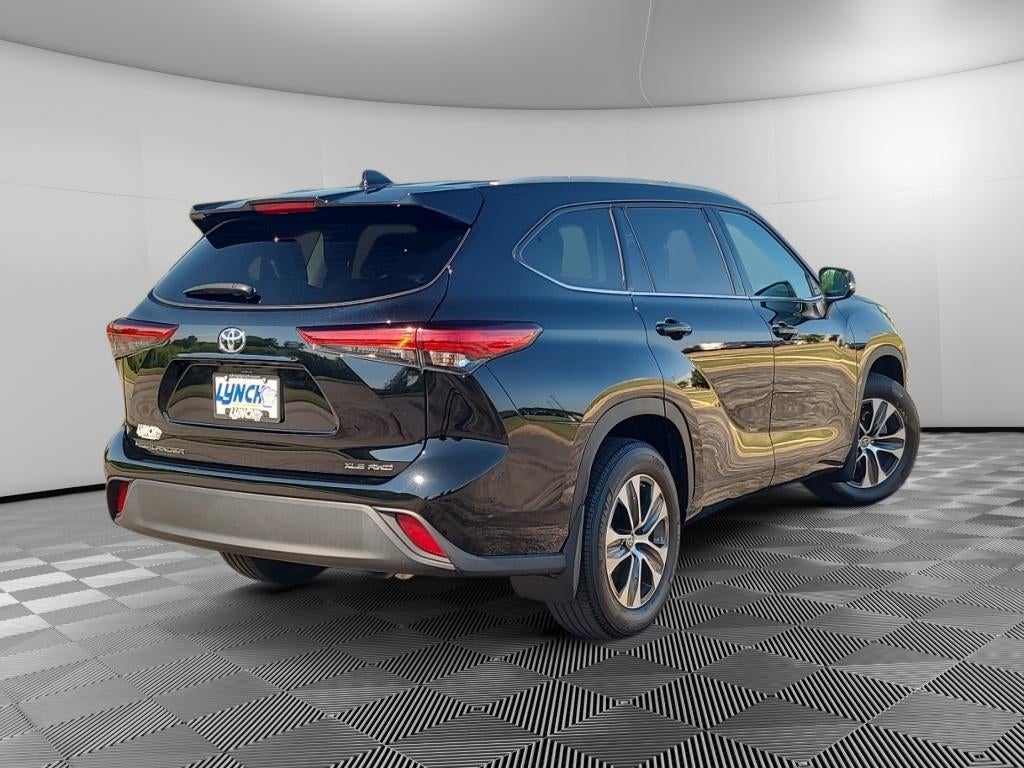 2022 Toyota Highlander — interior view