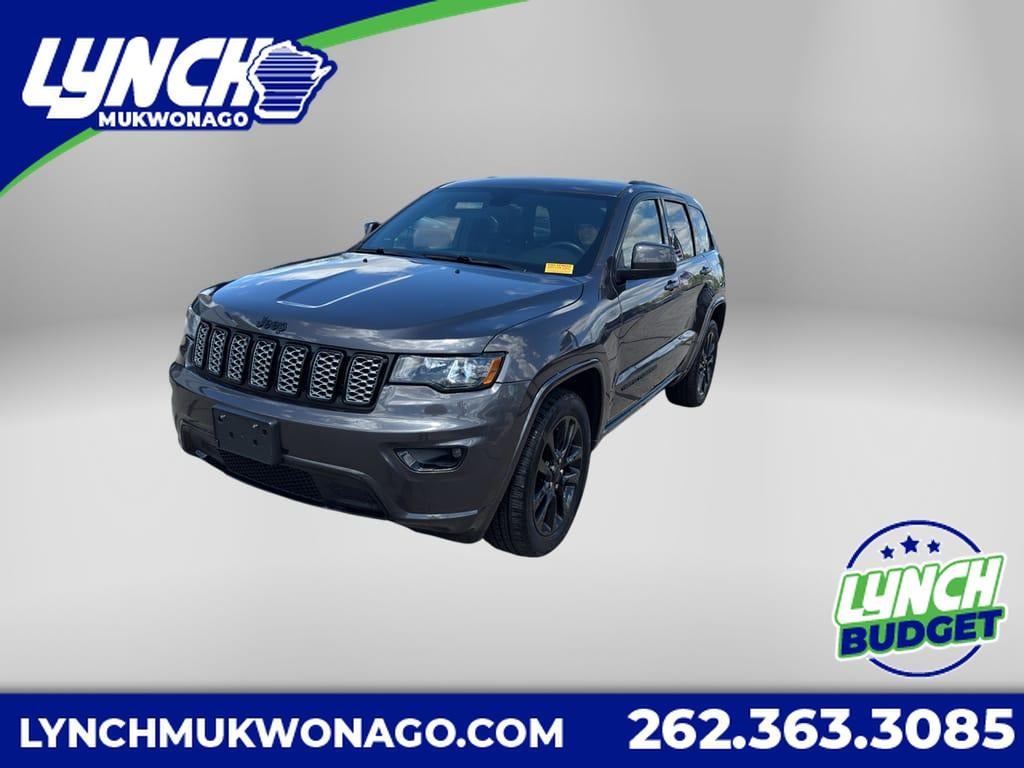 2018 Jeep Grand Cherokee Altitude in Granite Crystal Metallic Clearcoat — front three-quarter view