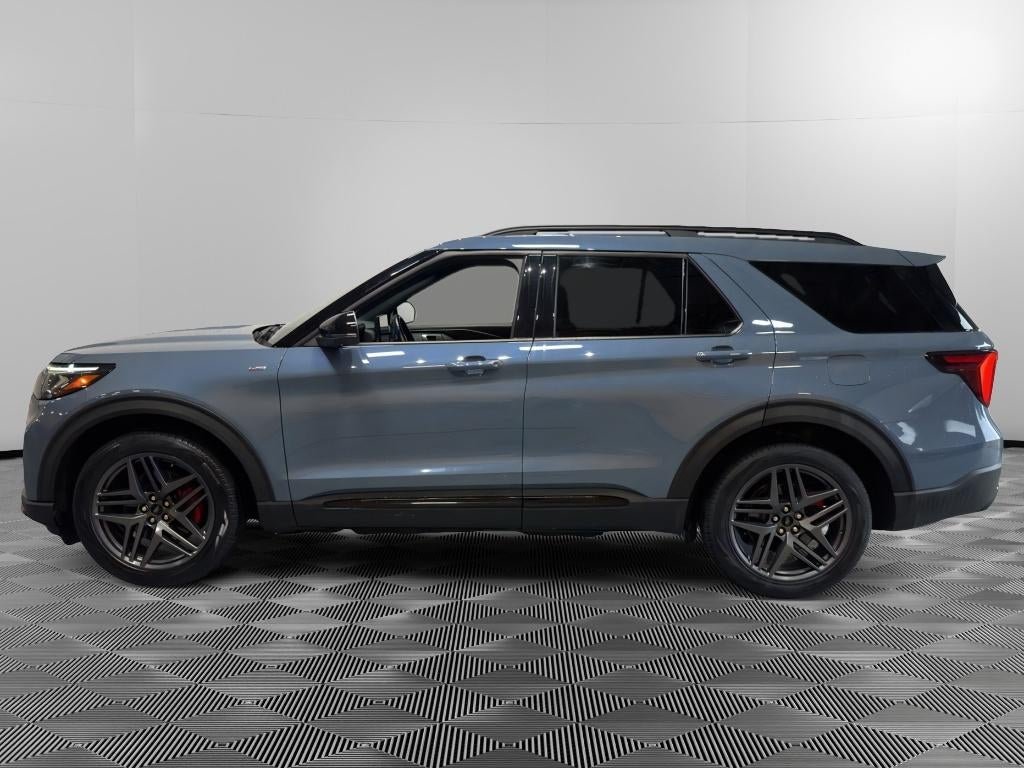 2025 Ford Explorer — side profile view